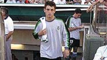 <b>JONATHAN Y EL PADRE DE PITERMAN.</B> Piterman senior fue testigo del debut del niño.