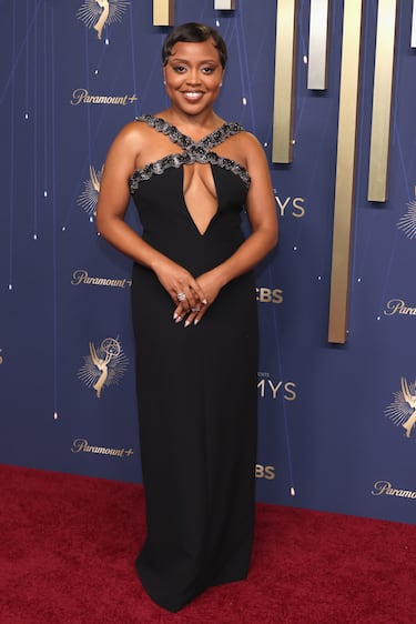 Quinta Brunson posa en la alfombra roja de los Premios Emmy 2025 celebrados en California.