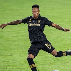 Kaye cree que LAFC puede cubrir las bajas de Vela y Rossi