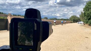 Radar de la polic&iacute;a para controlar la velocidad de la bicis de MTB en Boadilla del Monte (Madrid).