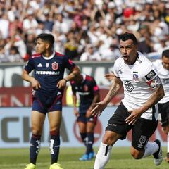 ¿Cuántos goles le ha hecho Esteban Paredes a la U?