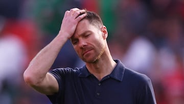 Soccer Football - Bundesliga - Bayer Leverkusen v 1. FC Union Berlin - BayArena, Leverkusen, Germany - April 12, 2025 Bayer Leverkusen coach Xabi Alonso looks dejected after the match REUTERS/Thilo Schmuelgen DFL REGULATIONS PROHIBIT ANY USE OF PHOTOGRAPHS AS IMAGE SEQUENCES AND/OR QUASI-VIDEO. TPX IMAGES OF THE DAY