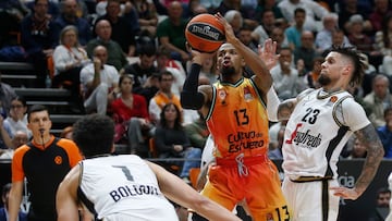 El base del Valencia Basket Shannon Evans.