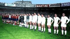 Partido de la Final de la Copa de Europa de 1956 entre el Stade de Reims y el Real Madrid. Alineación de los jugadores antes del encuentro