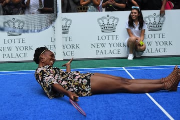 Venus Williams acabó también por los suelos.