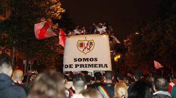 Celebración por las calles de Vallecas.