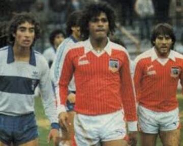 Severino Vasconcelos llegó en 1979 a Colo Colo (desde Internacional), donde se transformó en ídolo. Luego jugó en la U (1989), donde se ganó el odio de la parcialidad alba. Su hija es periodista de la ANFP.