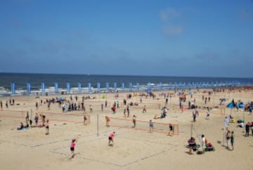 Espectaculares imágenes del récord de voley playa