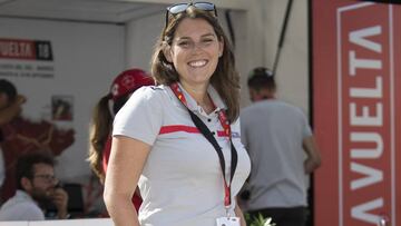 Laura Cueto, enlace entre la Vuelta y la prensa