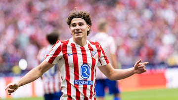 Julián Alvarez celebra el 4-2 en el Atlético-Real Madrid