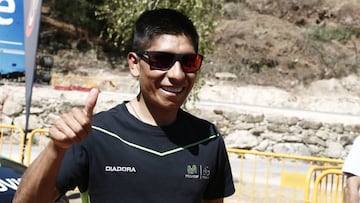 El ciclista colombiano del equipo Movistar, Nairo Quintana, durante las declaraciones que ha realizado previas al inicio de la 71 edición de la Vuelta Ciclista a España 2016, que comienza el sábado junto al balneario de Laias (Orense).