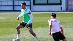 01/03/23  VALENCIA CF  ENTRENAMIENTO 
NICO GONZALEZ