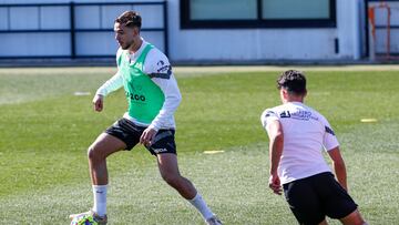 01/03/23  VALENCIA CF  ENTRENAMIENTO 
NICO GONZALEZ