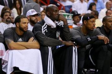 Deron Williams, Kevin Garnett y Paul Pierce.