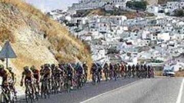 <B>UN PROYECTO REVOLUCIONARIO.</B> Las competiciones y equipos ciclistas cambiarán radicalmente a partir de 2005 ó 2006.