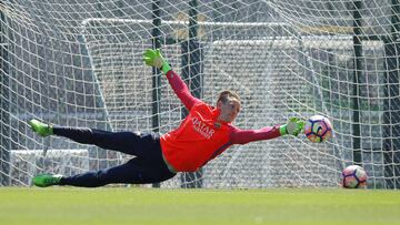 Ter Stegen firma la renovación con el Barcelona hasta 2022