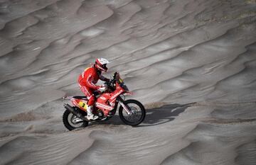 Undécima etapa entre Belén, Fiambalá y Chilecito. El piloto español Gerard Farres Guell con KTM.