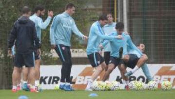 Lekue, con Aketxe y Eraso