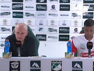 Pablo Repetto, DT de Santa Fe, en rueda de prensa.