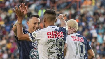 Los Tuzos se sirvieron con la cuchara grande y golearon en casa a los caninos fronterizos. Sambueza se despach&oacute; con gol y asistencia.