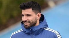 Sampaoli libera a Agüero, que abandona la concentración