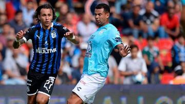 Edwin Cardona durante un partido con Pachuca por Liga MX.