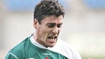 <b>EL HÉROE. </b>Mario Bermejo celebra uno de los cuatro goles que hizo ante el Almería.