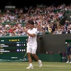 Alcaraz pierde con Medvedev, pero se gana a Wimbledon