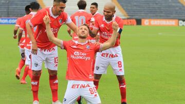 El equipo cusque&ntilde;o gole&oacute; en el estreno del torneo son una actuaci&oacute;n soberbia del internacional peruano y un hat-trick del delantero argentino.