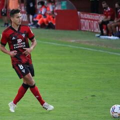 Antonio Caballero apuntala el centro del campo