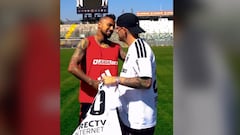 Vino desde el extranjero para presentarse en Lollapalooza Chile y visitó a los jugadores de Colo Colo