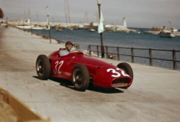 En un inicio solo algunas partes del circuito estaban reforzadas con barreras, sin embargo, casi todo el circuito lleg車 a estar completamente libre de ellas. Con el paso del tiempo y algunas modificaciones a su trazado se fue haciendo m芍s seguro, la salida del t迆nel y la primera curva son las que m芍s peligro representan para los pilotos de la F1. En la imagen Juan Manuel Fangio en su Maserati 250F en el GP de 1957.
