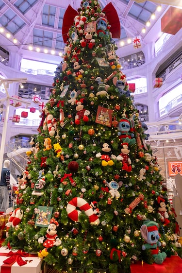 Adiós a viajar a París para ver el árbol de Navidad de Disney: aquí está