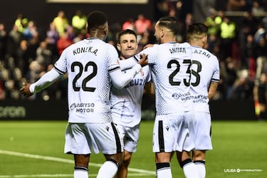 El zaguero del Ceuta hizo un partido muy completo. No es fácil frenar a un ataque tan talentoso como el de Las Palmas y él ayudó mucho. Además, se sumó al ataque y en el tramo final del partido hizo un golazo que salvó un punto al equipo ceutí.