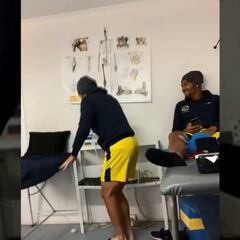 ¿Aprueba?: figura de Everton mostró su faceta humorística