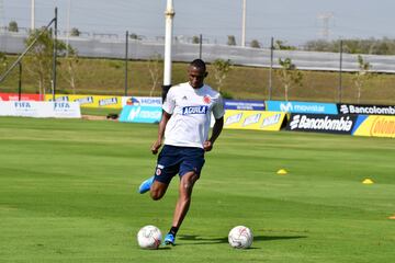 Bajo las ordenes del entrenador Reinaldo Rueda, el combinado nacional entrenó en Barranquilla antes de disputar la Copa América.