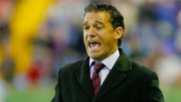 Luis García: "El Comité no debe rearbitrar partidos"