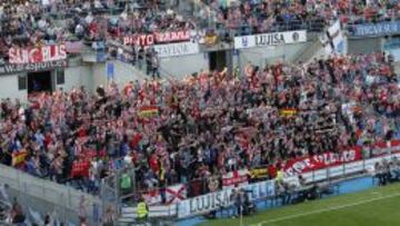 Aficionados del Atlético en el Coliseum.