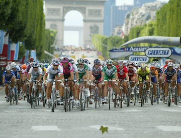 El jurado premi¨® la carrera ciclista francesa por es uno de los acontecimientos deportivos m¨¢s importantes del mundo y en el a?o de su centenario simbolizar la grandeza del ciclismo. " Ha encarnado desde su nacimiento los valores m¨¢s nobles: el esfuerzo personal, el trabajo en equipo y el esp¨ªritu de superaci¨®n. En ¨¦l se han consagrado figuras legendarias que est¨¢n en el recuerdo de todos", apunt¨® el jurado.