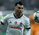Medel y futuro DT de la Roja: "Espero que se solucione pronto"