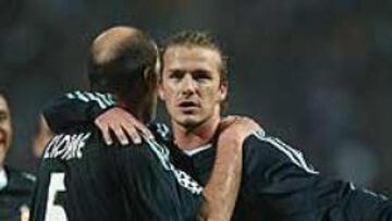 <b>EN LA HISTORIA. </B>El gol de Beckham en Marsella le ha permitido entrar en la historia del club blanco.