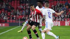 Dani Garc&iacute;a peleando ante el Real Madrid.