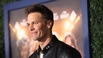 Tom Brady está de vuelta al mundo de las citas. De acuerdo con Page Six, el ex-quarterback ha estado “saliendo” tras su divorcio con Gisele Bündchen.