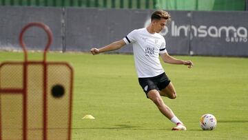 Paulino, en un entrenamiento con el Málaga.