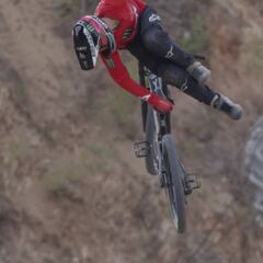 Adolf Silva hace historia con el primer Cali Roll en MTB