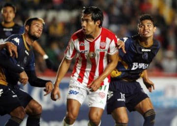 No se trata nuevamente de Luis Ernesto Pérez, mundialista mexicano en 2006, sino de José Luis Pérez Martínez, jugador de Necaxa en 2013. El futbolista del Ascenso MX no pasó la prueba de alcoholemia por lo que fue remitido. Pagó su multa correspondiente y fue puesto en libertad en cuestión de minutos.