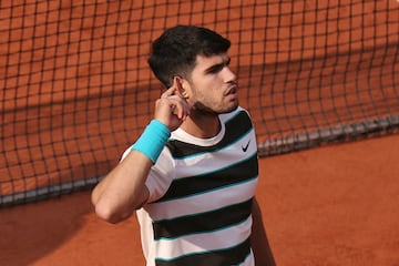 Carlos Alcaraz durante el partido.