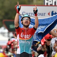 Kron y Piccolo pescan en el caos