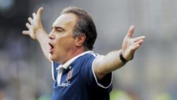 Martín Lasarte seguirá al mando de Universidad de Chile por al menos un año más.