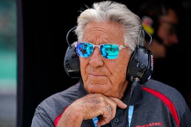 Cadillac le tira flores a Checo Pérez 